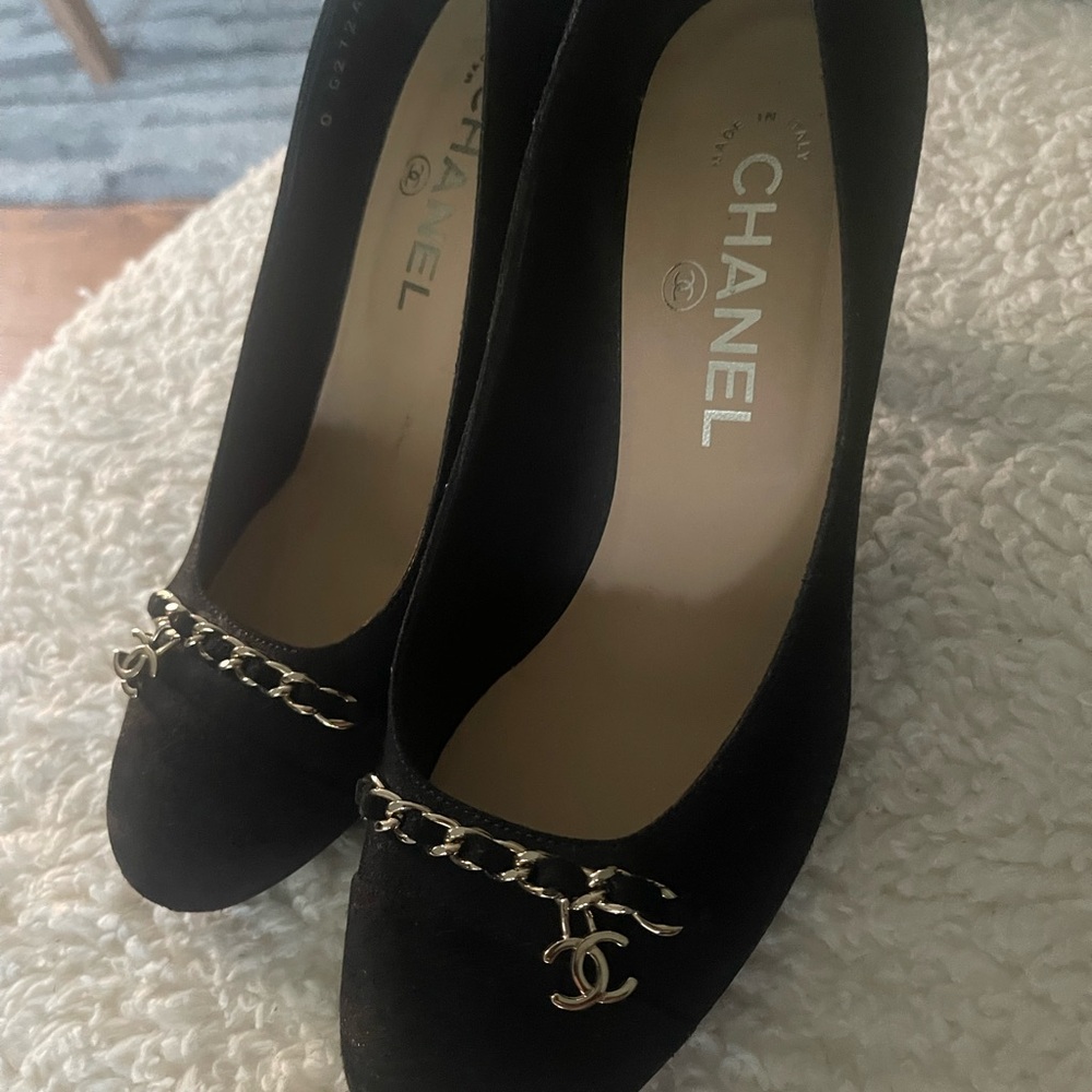 SOLD Chanel Suede Pumps with logo chain